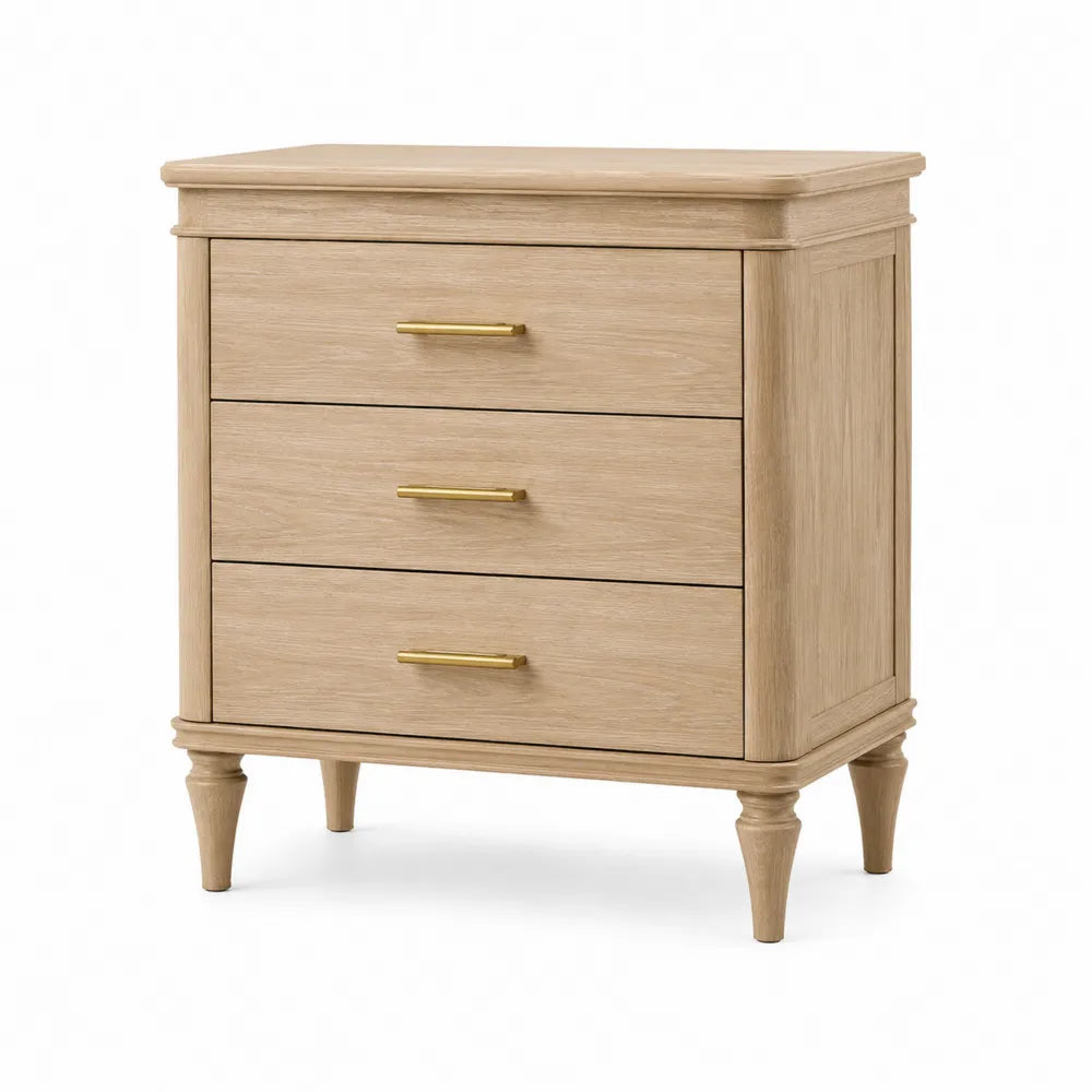 Comodino rettangolare con 3 cassetti in MDF effetto rovere naturale chiaro con gambe in legno e maniglie color ottone 50 x 40 x 60 cm